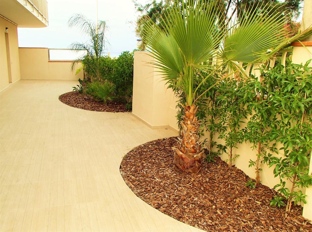 Apartamentos Voramar Castelldefels Buitenkant foto