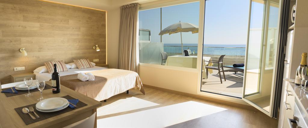 Apartamentos Voramar Castelldefels Buitenkant foto